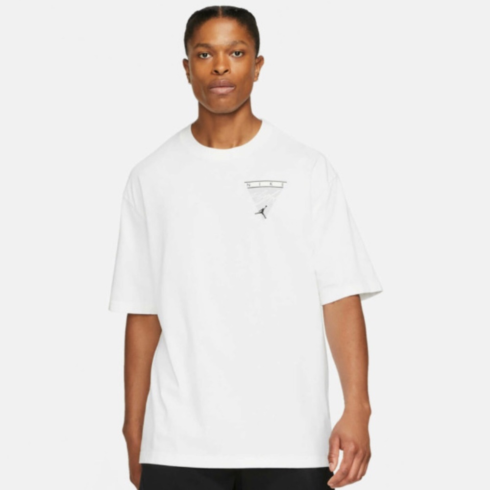 Air Jordan flight Essential Graphic Tee ‼️NEW‼️